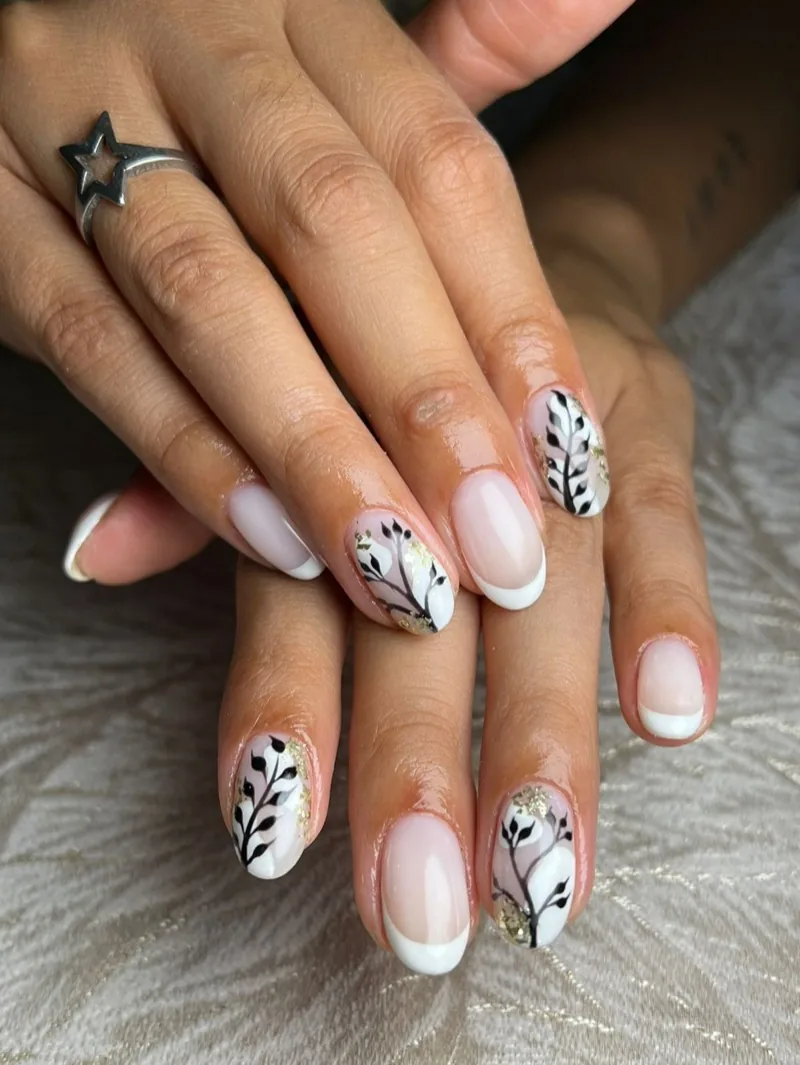 Nail art floral